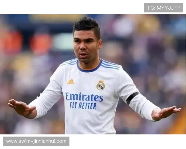 踢中场足球的球星有哪些他们如何影响现代足球比赛风格